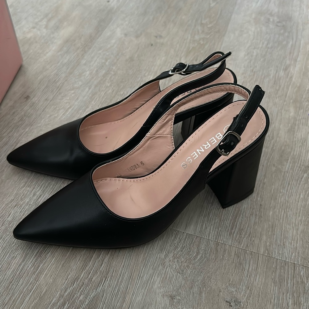 Black pointed toe slingback heels size 6